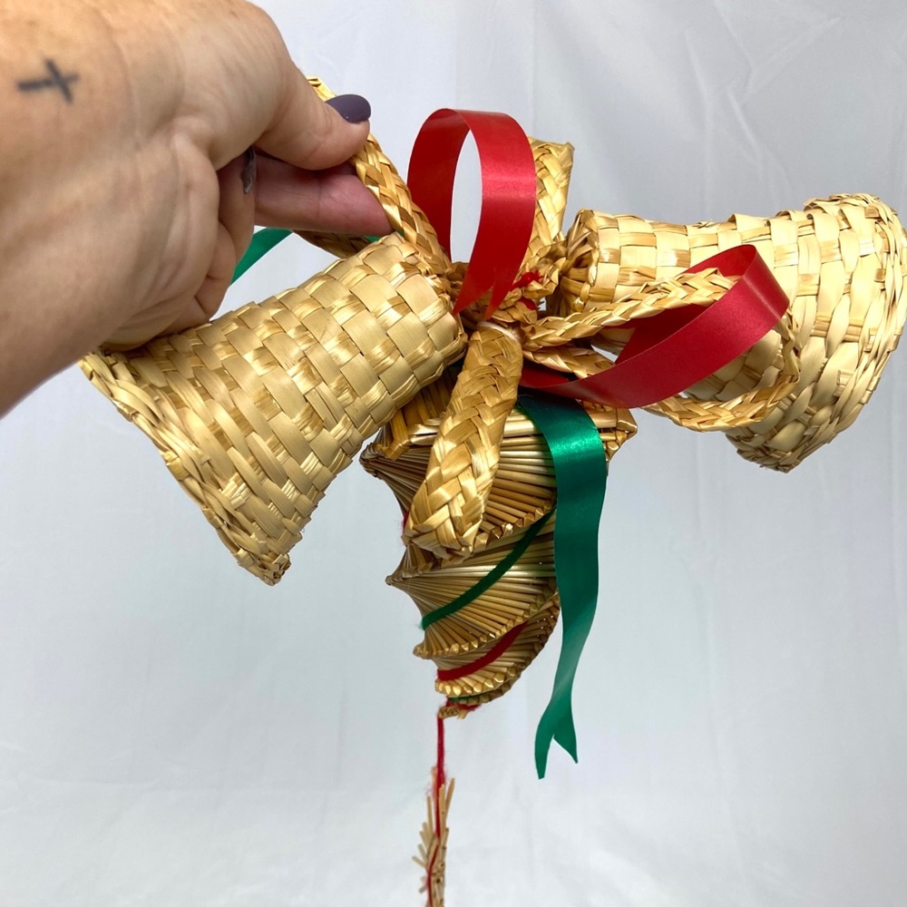 Vintage Holiday Wicker Decoration